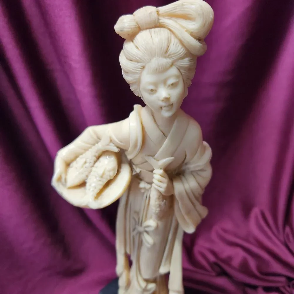 Santini Carved Resin Asian Woman Figurine Fish Seller 12